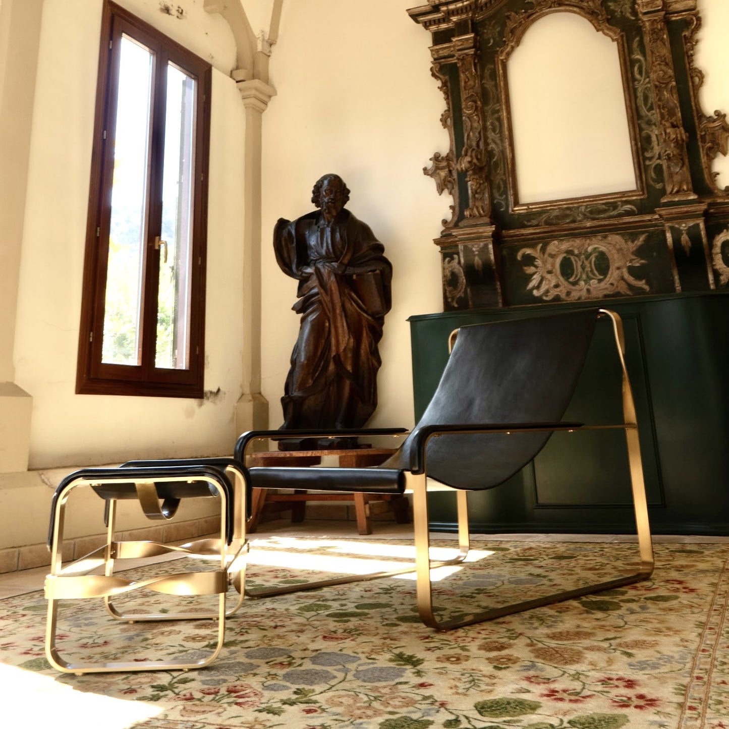 Chaise Longue Wanderlust de cuero y metal hecha a mano