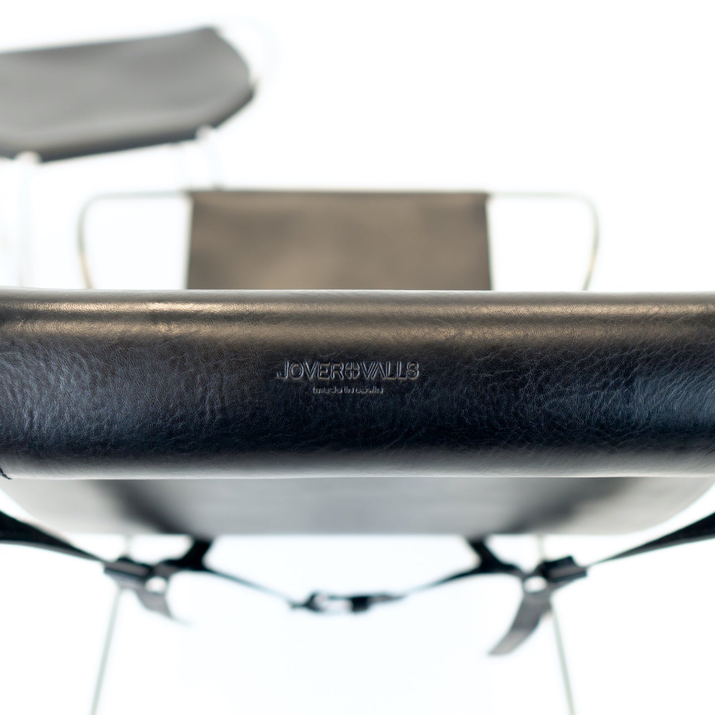 Chaise Longue Hug - Diseño artesanal en cuero vacuno