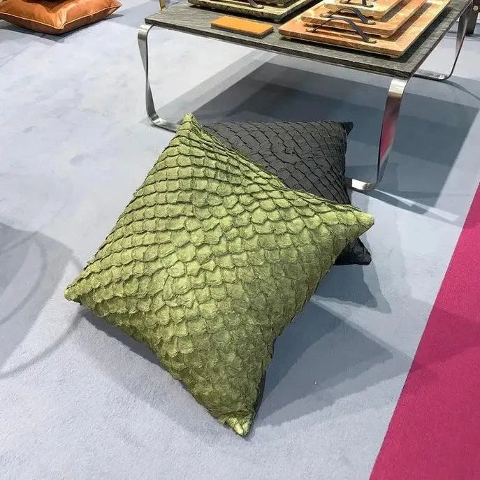 Almohada Pirarucu Artesanal de Lujo - Tamaño Grande