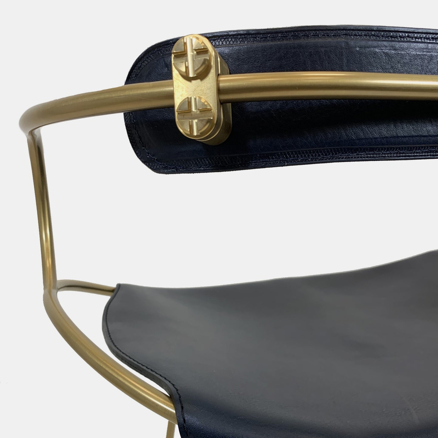Silla Hug - Personalizable y hecha a mano en piel de vaca y acero