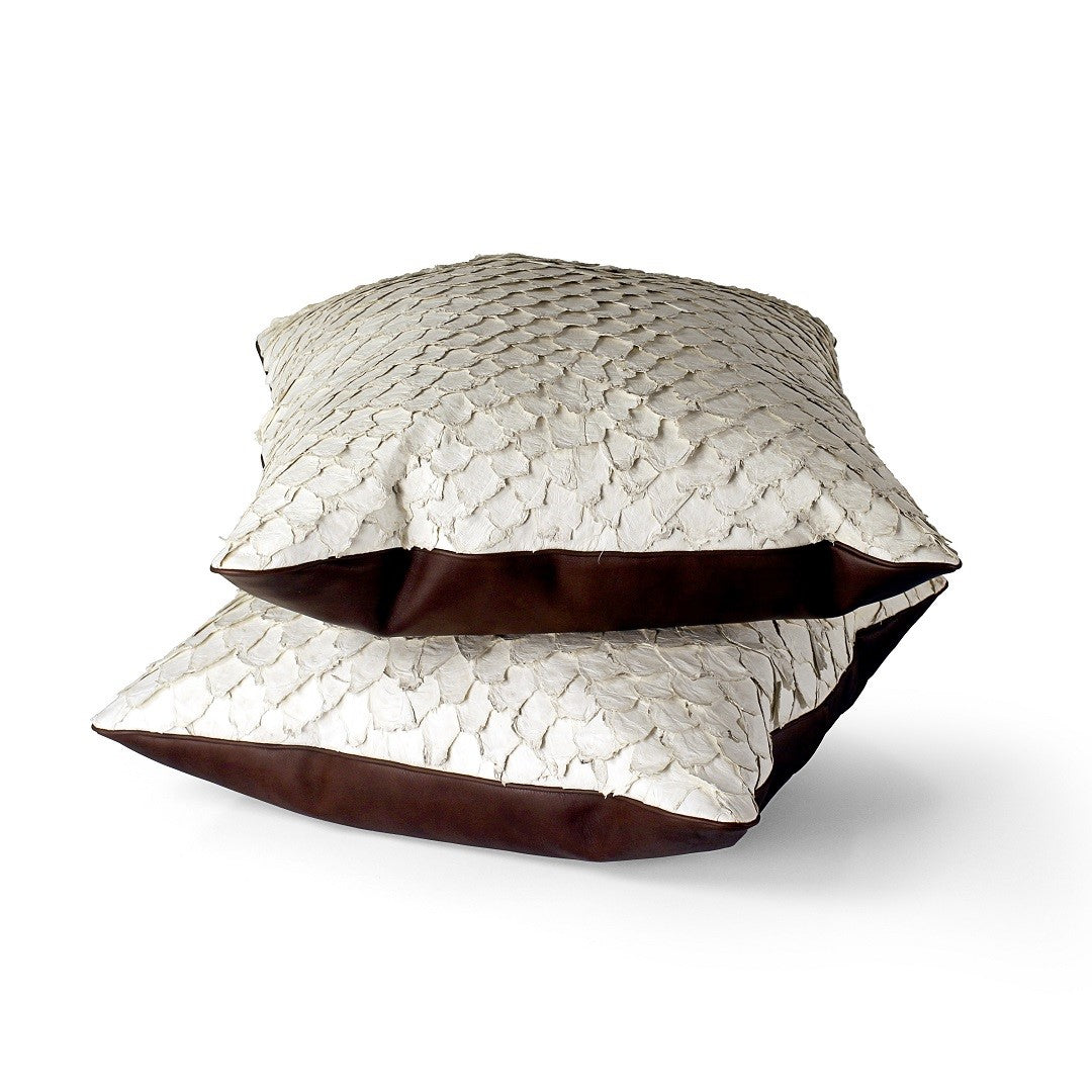 Almohada Pirarucu Artesanal de Lujo - Tamaño Grande