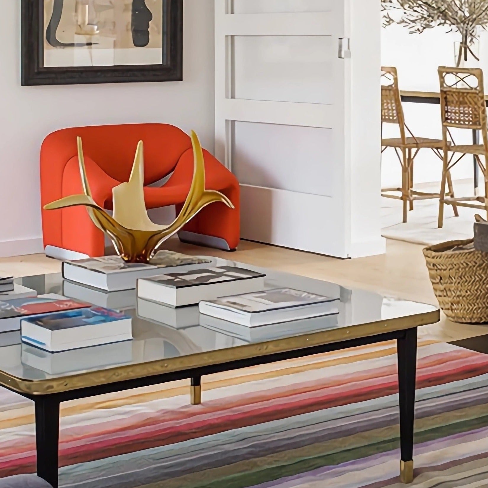 Mesa Baja Antique Boutique - Mid-Century con Detalles en Latón