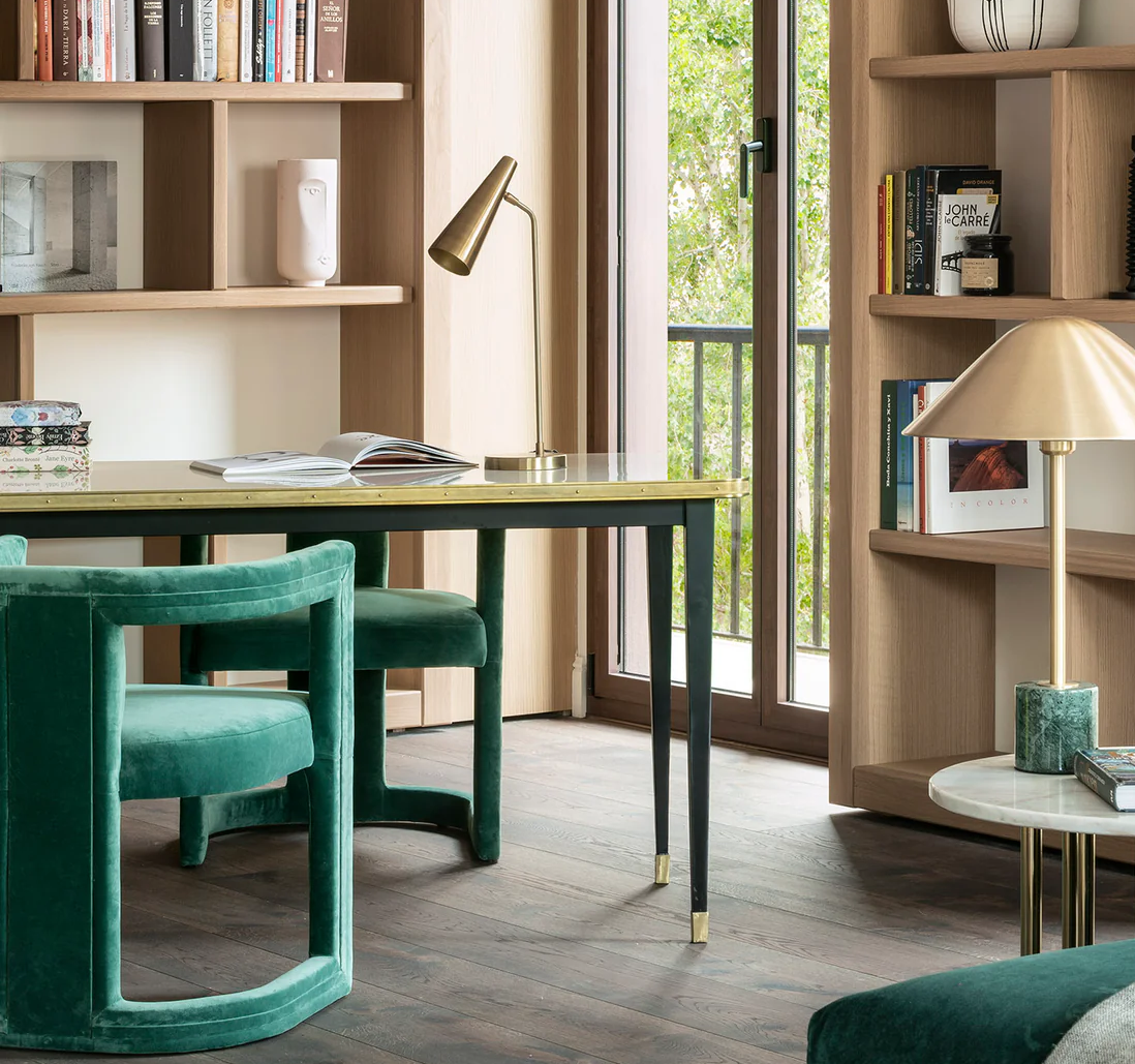 Consola Antique Boutique - Mid-Century con Detalles en Latón