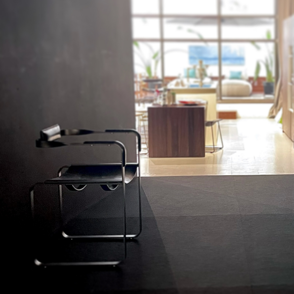 Wanderlust Armchair - Cuero Negro