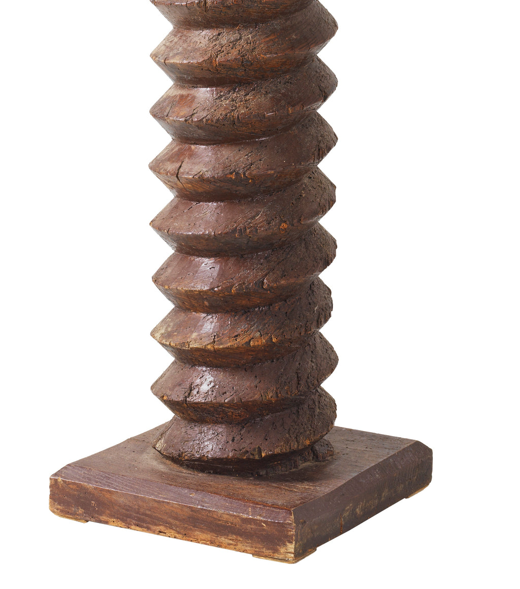 Escultura de tornillo de prensa de vino de roble francés del siglo XIX