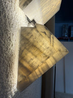 Pareja de Apliques de Pared Geométricos Mid-Century en Alabastro Natural