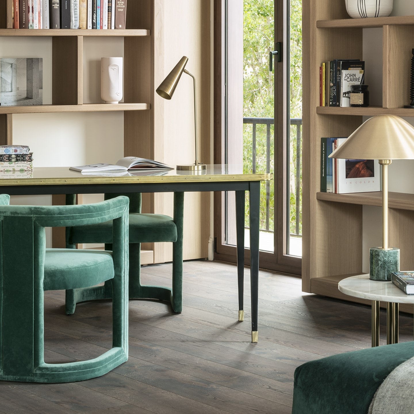 Escritorio Antique Boutique - Mid-Century con Detalles en Latón