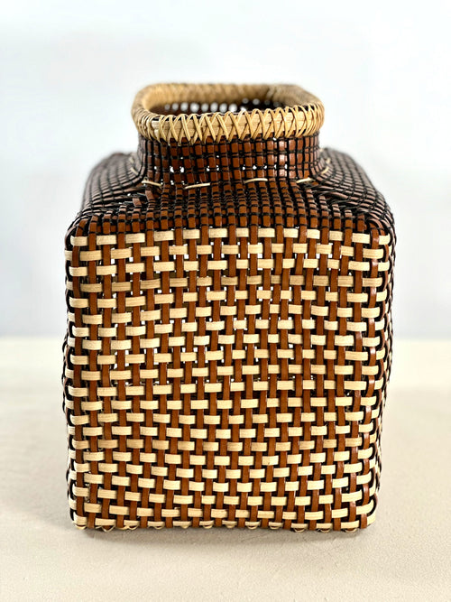 Cesta Japanese Ikebana en Cuero y Caña - Cognac & Off White