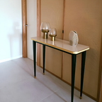 Consola Antique Boutique - Mid-Century con Detalles en Latón