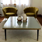 Mesa Baja Antique Boutique - Mid-Century con Detalles en Latón