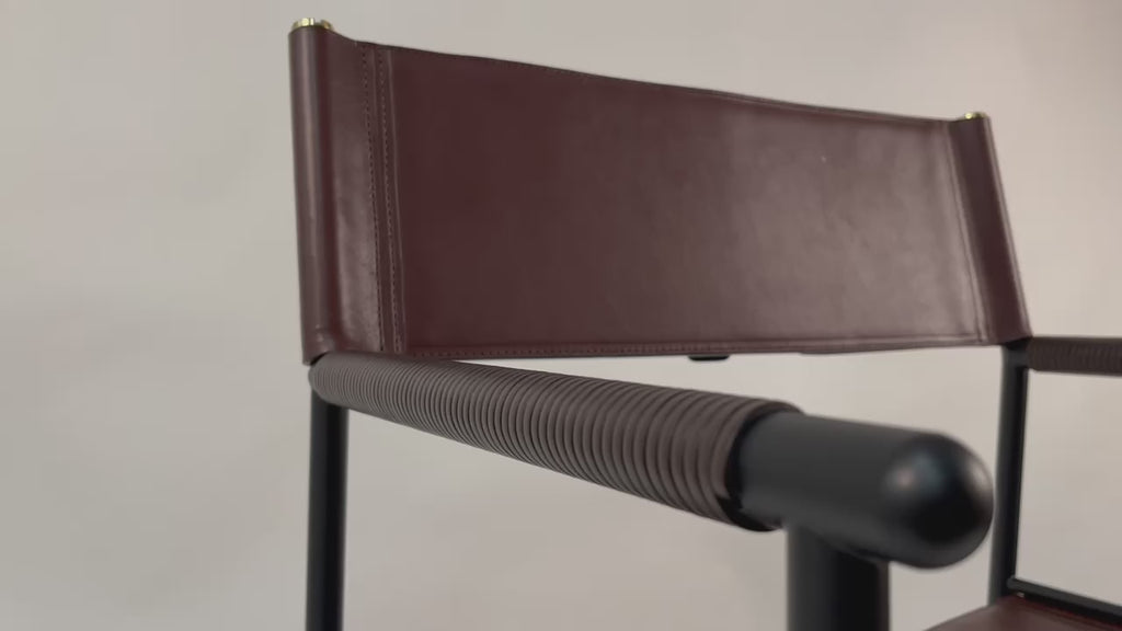 Silla Repose - Hecha a mano en piel vacuna con detalles de latón, totalmente personalizable