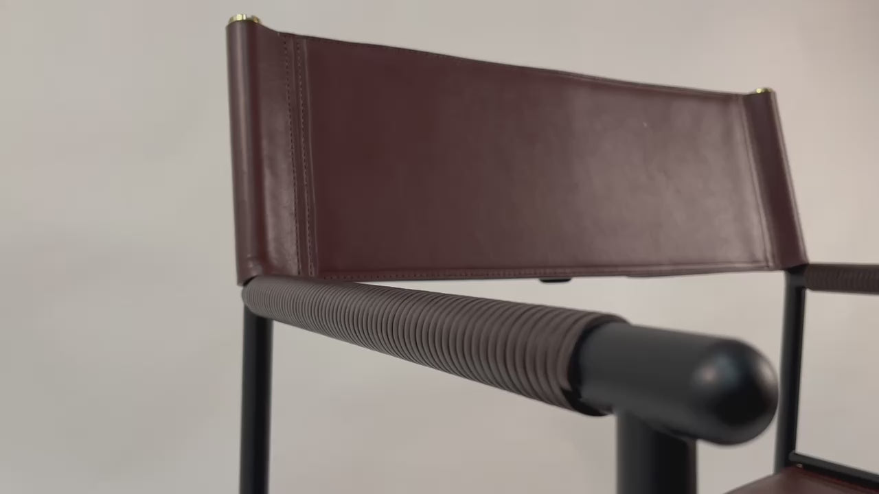 Silla Repose - Hecha a mano en piel vacuna con detalles de latón, totalmente personalizable