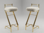 Pareja de Taburetes de Bar Mid-Century Z-Frame en Acabado Dorado y Shearling Natural