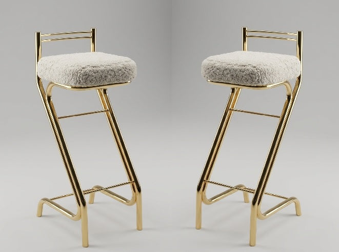 Pareja de Taburetes de Bar Mid-Century Z-Frame en Acabado Dorado y Shearling Natural