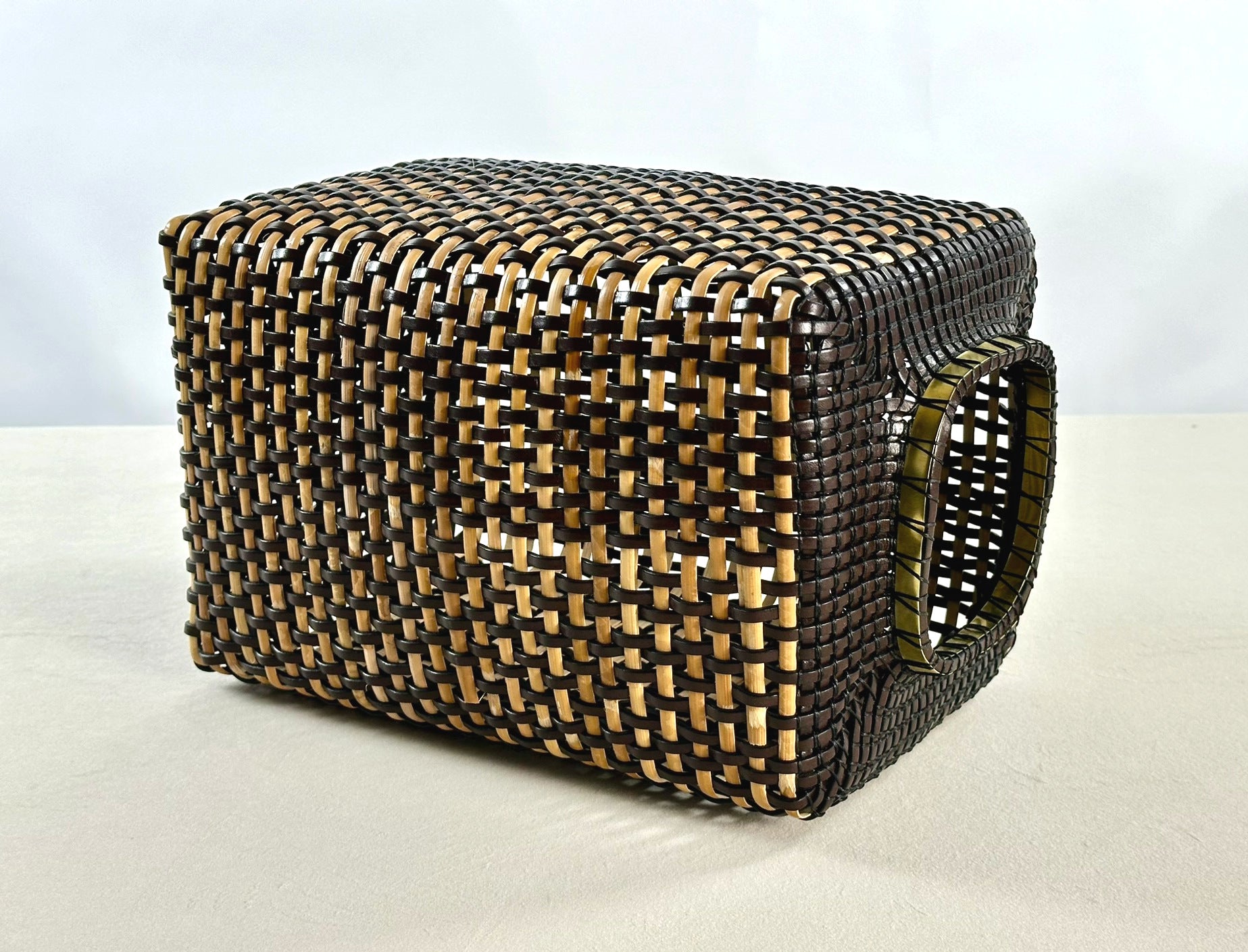 Cesta Chinese Tibor en Cuero y Caña - Dark Brown & Off White
