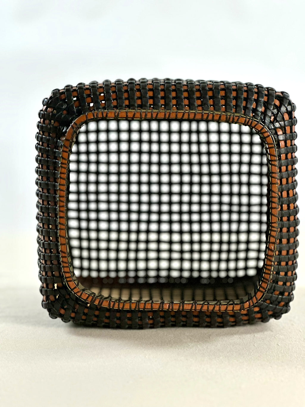 Cesta Chinese Tibor en Cuero y Caña - Black, Tan & Ivory